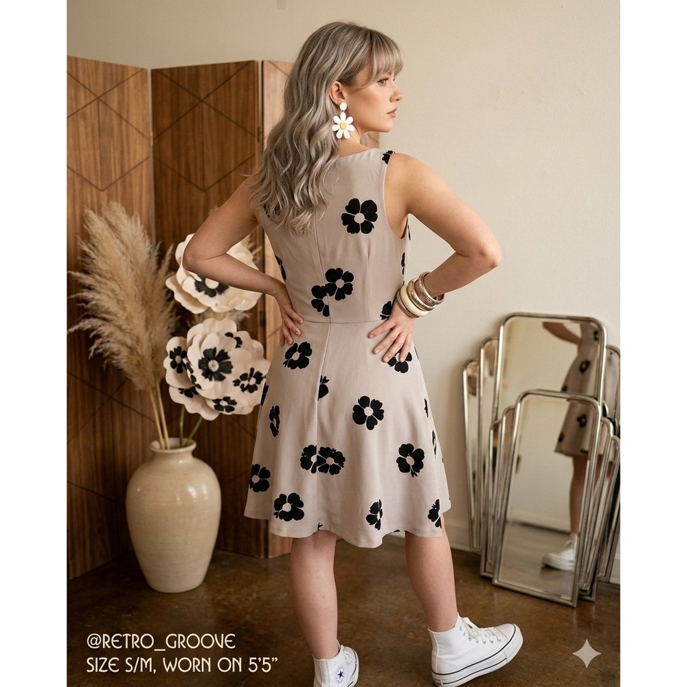 LC Lauren Conrad Womens Fit and Flare Dress 6 Beige Black‎ Floral Mod Retro 60s